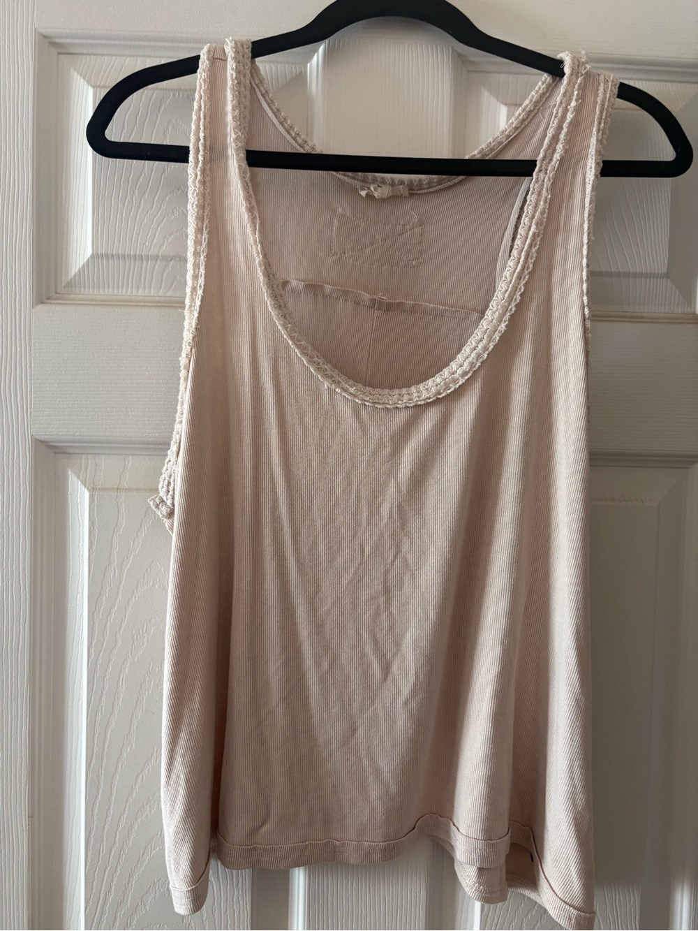 POL Light Beige/Cream colored Scoop Neck Tank with Braided Trim large
